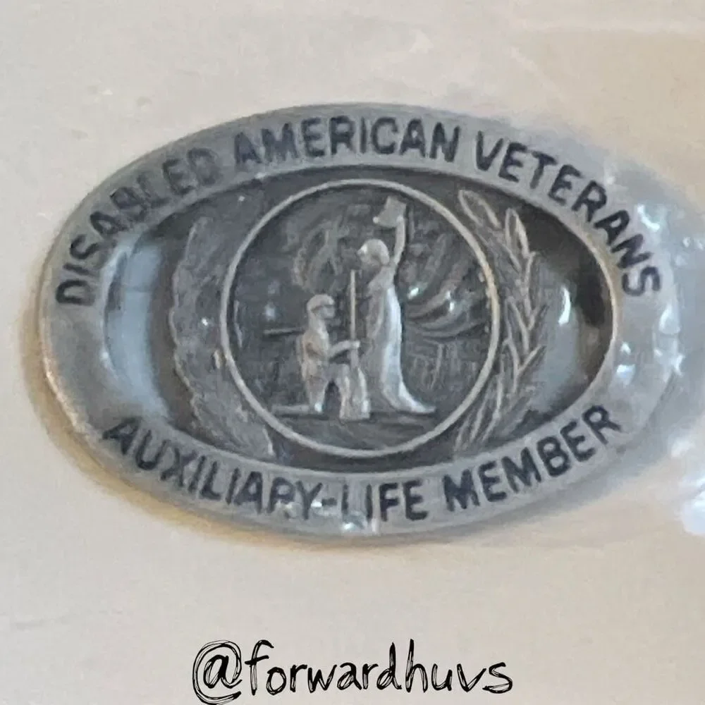 Disabled American Veterans Auxiliary Life Member Pin – NOS